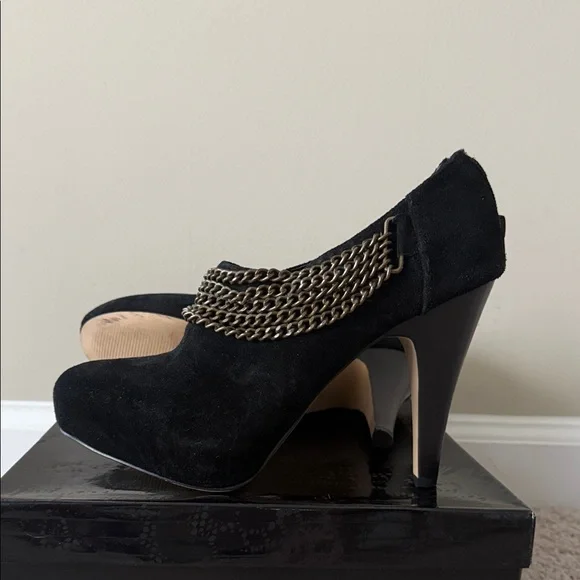 Steve Madden Luxe Black Suede Heeled Boots with Gold Chain - Picture 2 of 5